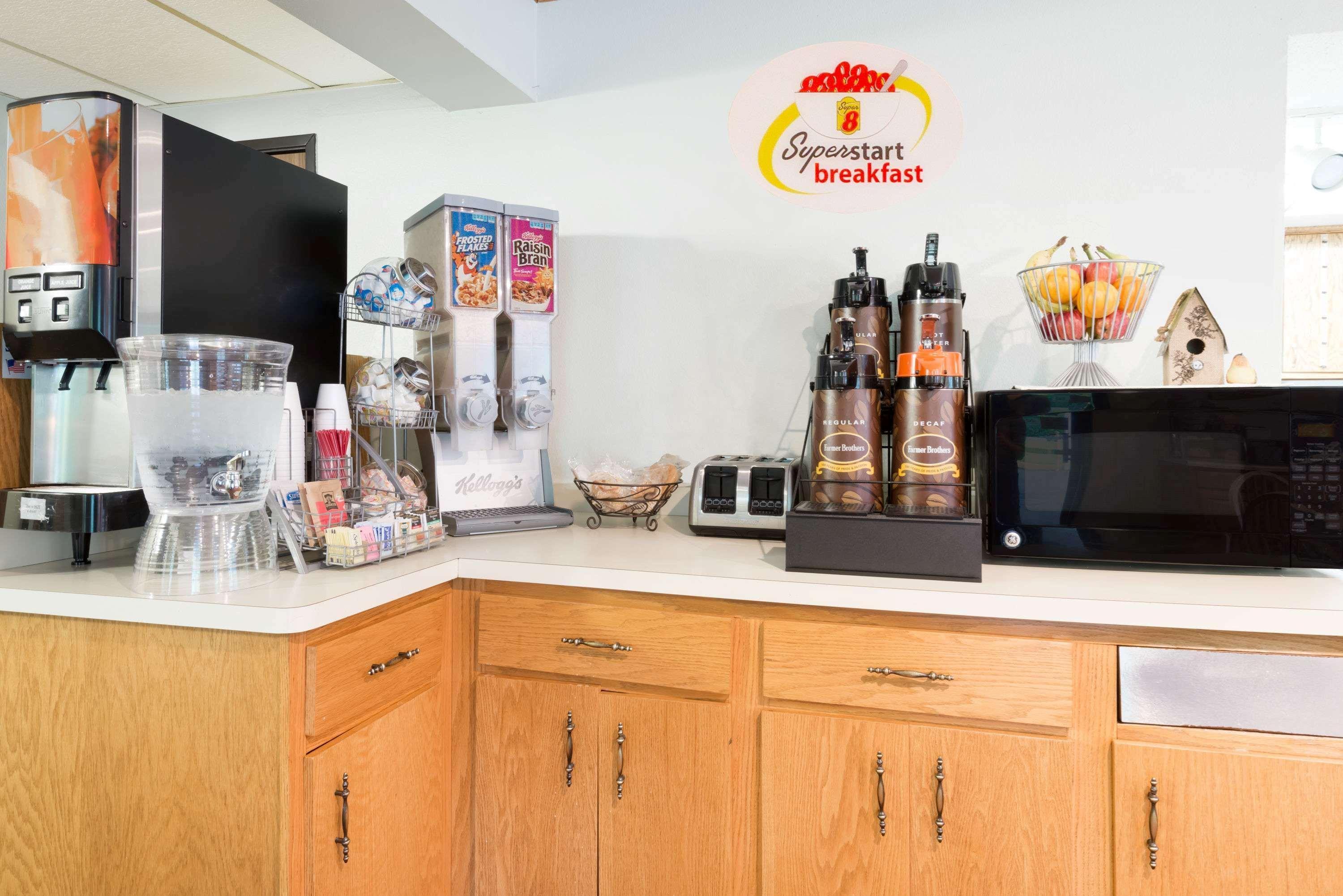 Super 8 By Wyndham La Vale/Cumberland Area Motell Exteriör bild